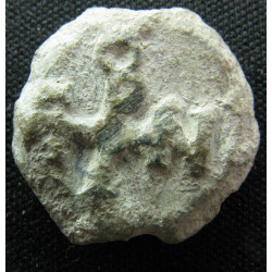 André – Sceau byzantin en plomb (Ø 19 mm, 7,29 g). VIIᵉ siècle