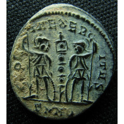 Constans II - Æ 4 frappé à Nicomédie - Gloria exercitvs - RRR !