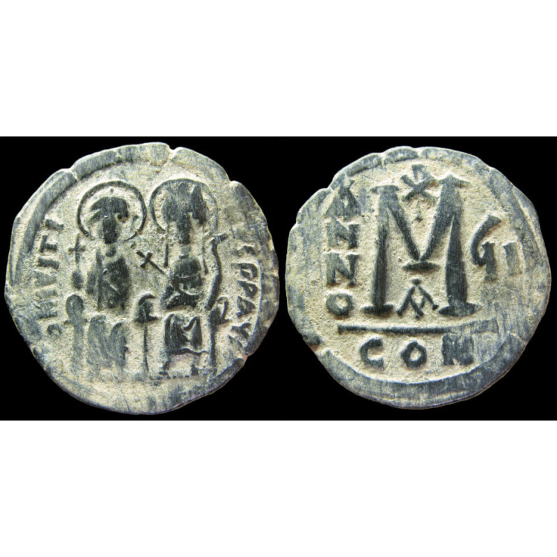 Justin II et Sophie – Follis frappé à Constantinople – AN 8 – Sear 360 - Variété avec Chrisme