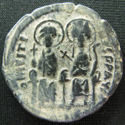 Justin II et Sophie – Follis frappé à Constantinople – AN 8 – Sear 360 - Variété avec Chrisme