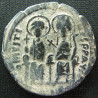 Justin II et Sophie – Follis frappé à Constantinople – AN 8 – Sear 360 - Variété avec Chrisme