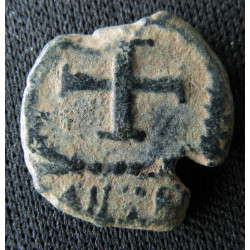 Theodosius II – Nummus frappé à Antioche – Croix dans une couronne – RIC 453