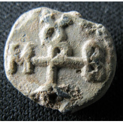 Abramios / Sergios. Sceau byzantin en plomb (Ø 12/14 mm, 2,73 g). VIᵉ–VIIᵉ siècle.