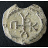 Prokopios, chartulaire. Sceau byzantin en plomb (Ø 23 mm, 10 g). VIᵉ siècle.