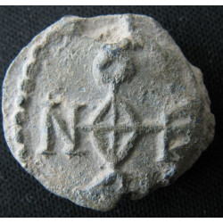 Théophane, chartulaire. Sceau byzantin en plomb (Ø 23 mm, 8,7 g). VIIᵉ siècle.