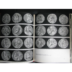 Ghirshman : Parthes et Sassanides. Gallimard, collection L'Univers des Formes n° 3, Paris, 1962.