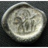Cavalier. Tessère byzantine en plomb (Ø 14 mm, 1,46 g). VIᵉ siècle ?