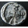 Jean, métropolite (?) Sceau byzantin en plomb (Ø 19 mm, 7,25 g). VIᵉ–VIIᵉ siècle.