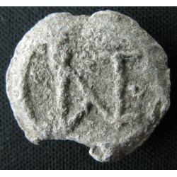 Anastase, stratélate. Sceau byzantin en plomb (Ø 21,2 mm, 8,31 g). VIIe siècle.