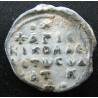 Katakalôn (Nicolas ?). Sceau byzantin en plomb (Ø 22,5 mm, 8,38 g). XIe-XIIe siècle.