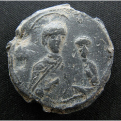 Théophile Bourtzès, protospathaire et archégète. Sceau byzantin en plomb (Ø 28,2 mm, 17,94 g).  XIᵉ siècle