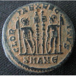 Constantin II – Nummus / Æ3 frappé à Antioche – GLORIA EXERCITVS – RIC 87