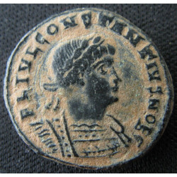 Constance II – Nummus frappé à Alexandrie – GLORIA EXERCITVS – RIC VII 60