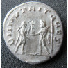 Salonin César – Antoninien frappé à Antioche – DII NVTRITORES – RIC 35