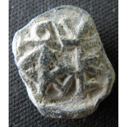 Étienne, évêque d'Apamée. Sceau byzantin en plomb (Ø 11 × 14 mm, 3,78 g). VIᵉ siècle.