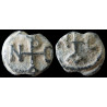 Narsos. Sceau byzantin en plomb (Ø 17 mm, 5,70 g). VIᵉ/VIIᵉ siècle.