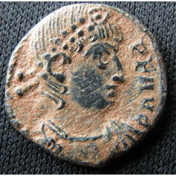 Constans – Nummus frappé à Thessalonique – VICTORIAE DD AVGG Q NN – RIC VIII, 100