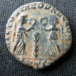 Constans – Nummus frappé à Thessalonique – VICTORIAE DD AVGG Q NN – RIC VIII, 100