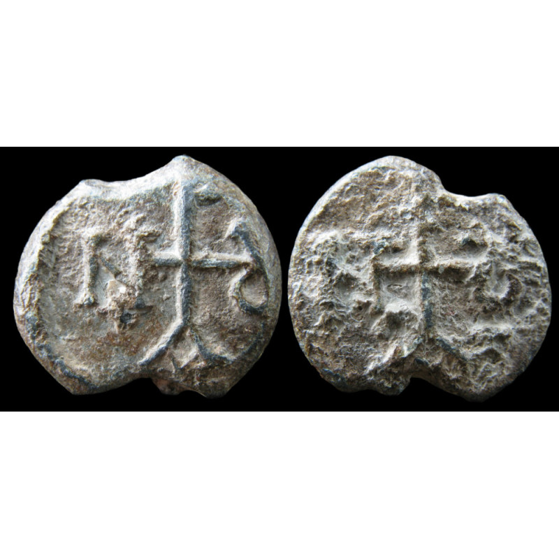 Narsès et Iannouarios. Sceau byzantin en plomb (Ø 17 × 19 mm, 8,61 g). VIᵉ–VIIᵉ siècle.