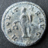Claude II le Gothique – Antoninien frappé à Antioche – AEQVITAS AVG – Buste nu à gauche – RIC MOM 1067