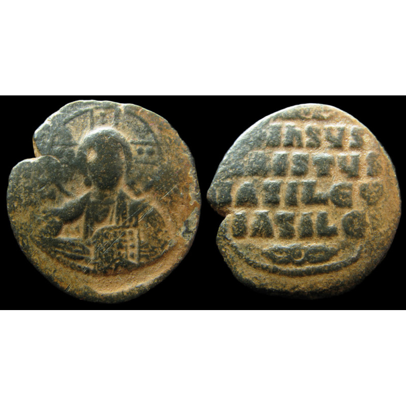 Sear 1813 - Follis anonyme de classe A2 attribué à Basil II et Constantin VIII (976-1025)