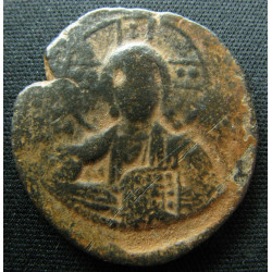 Sear 1813 - Follis anonyme de classe A2 attribué à Basil II et Constantin VIII (976-1025)