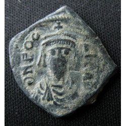 Phocas – Dekanoummion frappé à Constantinople – dN FOCAS PЄRP AVG – SB 645