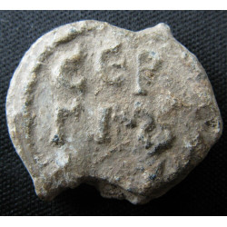 Sergios, stratelate. Sceau byzantin en plomb (Ø 19/23 mm, 9,36 g). Ve–VIᵉ siècle.