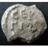 Sergios, stratelate. Sceau byzantin en plomb (Ø 19/23 mm, 9,36 g). Ve–VIᵉ siècle.
