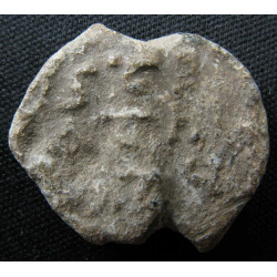 Sergios, stratelate. Sceau byzantin en plomb (Ø 19/23 mm, 9,36 g). Ve–VIᵉ siècle.