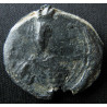 N. Protospathaire. (sceau « en miroir »). Sceau byzantin en plomb (Ø 23 mm, 12,58 g). Xᵉ-XIIᵉ siècle.