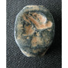 Chaton de bague en alliage cuivreux à décor moulé, tête féminine - (Ø 15 mm, 2,63 g). Époque romaine tardive ou proto-byzantine.