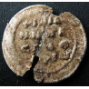 Jean, protospathaire impérial. Sceau byzantin en plomb (Ø 27,2 mm, 5,63 g). IXᵉ-Xᵉ siècle.