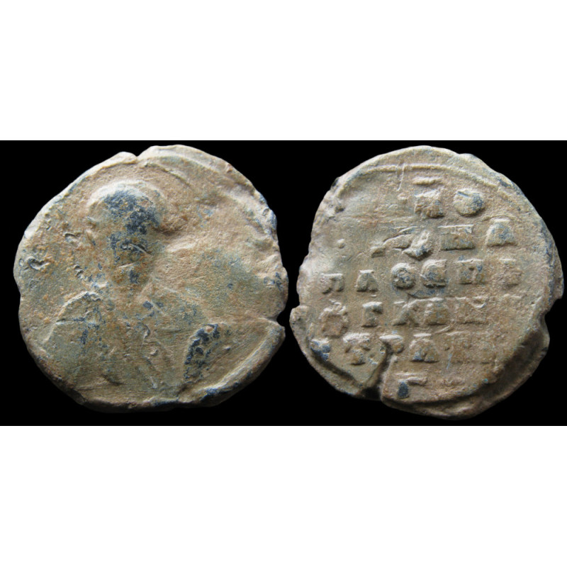 N - Protospathaire épi tou Chrysotriklinou et stratège. Sceau byzantin en plomb (Ø 25 mm, 13,45 g). IXᵉ siècle.