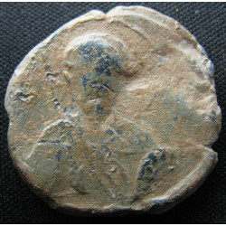 N - Protospathaire épi tou Chrysotriklinou et stratège. Sceau byzantin en plomb (Ø 25 mm, 13,45 g). IXᵉ siècle.