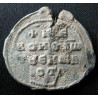 Jean, issu des Masotès. Sceau byzantin en plomb (Ø 26,8 mm, 3,62 g). XIᵉ-XIIᵉ siècle.